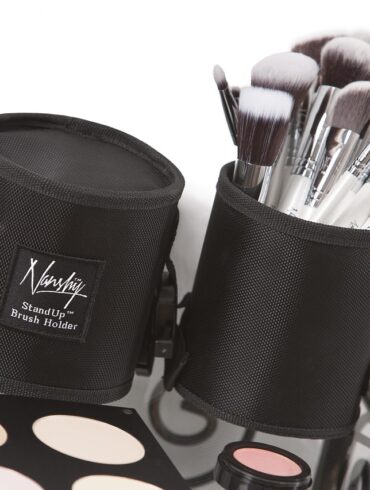 Neve Cosmetics approaches beauty the way a design studio approaches form and function. It is thoughtful, expressive, and grounded in a clear point of view. Scrolling through the brand’s collections feels less like browsing a catalog and more like reading a visual essay on color, texture, and values. This is makeup designed to be worn, enjoyed, and believed in, not just collected.