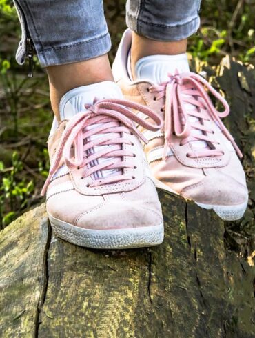 Start-Rite Shoes is a heritage British brand dedicated to creating high-quality footwear for babies, children, and teenagers. With over two centuries of expertise, the company has built a strong reputation for designing shoes that prioritize comfort, fit, and healthy foot development.